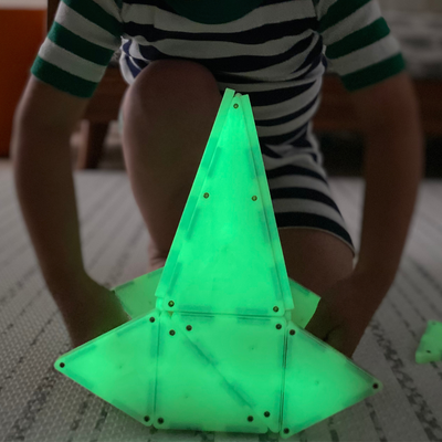 Glow 16 Piece Set by Magna-Tiles