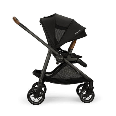 PIPA urbn + Swiv Travel System by Nuna
