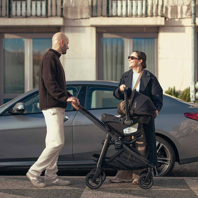 PIPA urbn + Swiv Travel System by Nuna