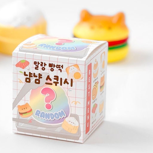 Yum Yum Bread Random Squishy Box (also known as Malang Bread Mochi / Yum Yum Bread Blind Box), which features a slow-rising, cute character squishy toy