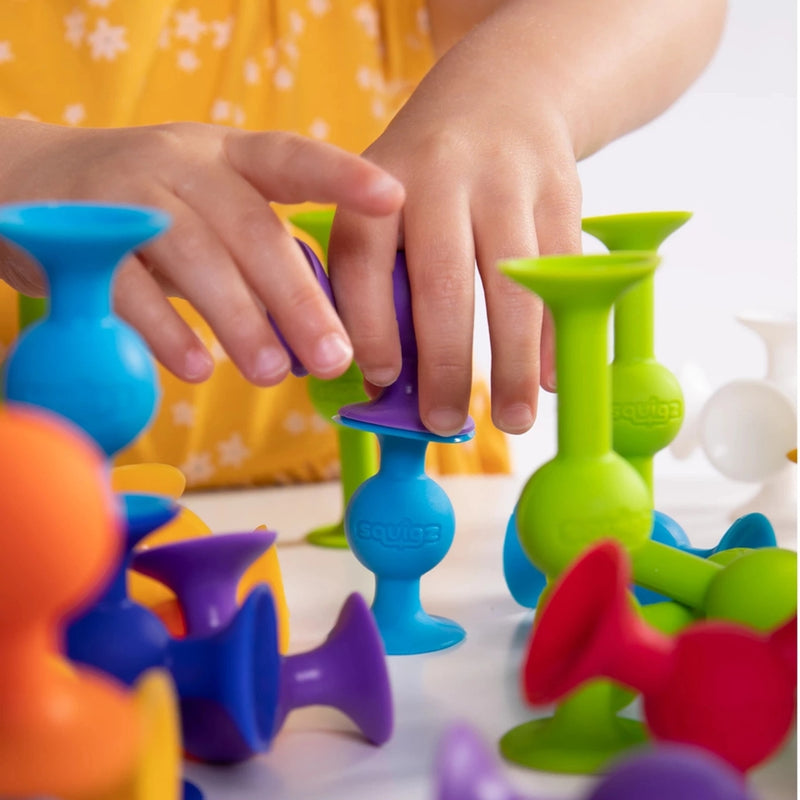 Squigz Starter Set by Fat Brain Toys