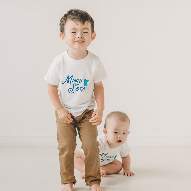 Cotton Tee - Minni-sotan by Sweetpea + Co