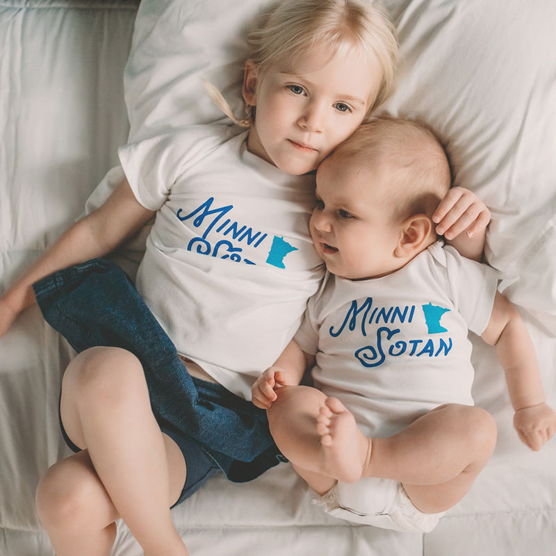 Cotton Tee - Minni-sotan by Sweetpea + Co