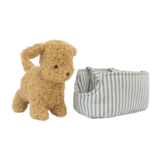 Toffee the Puppy and Carrier by Alimrose