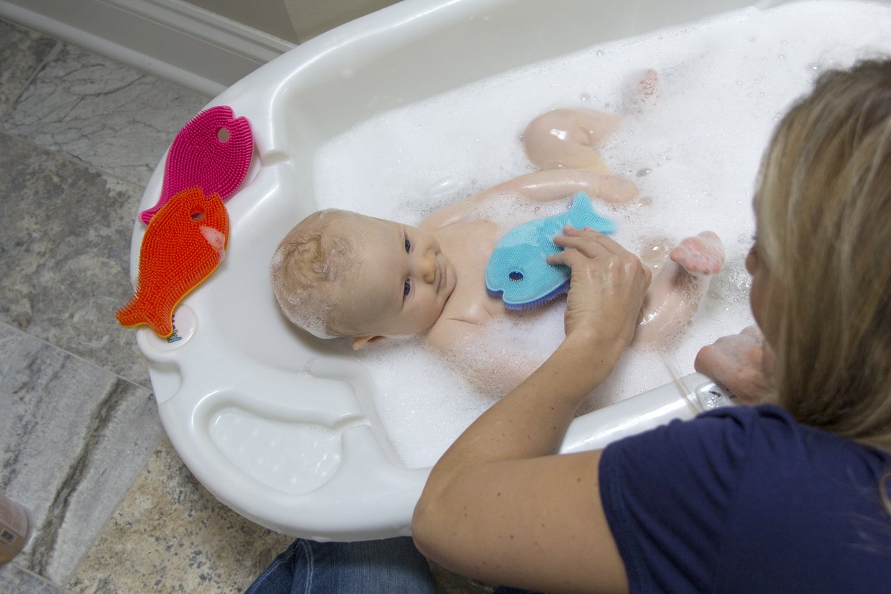 Silicone Bath Scrub - Purple Fish by InnoBaby Bath + Potty InnoBaby   