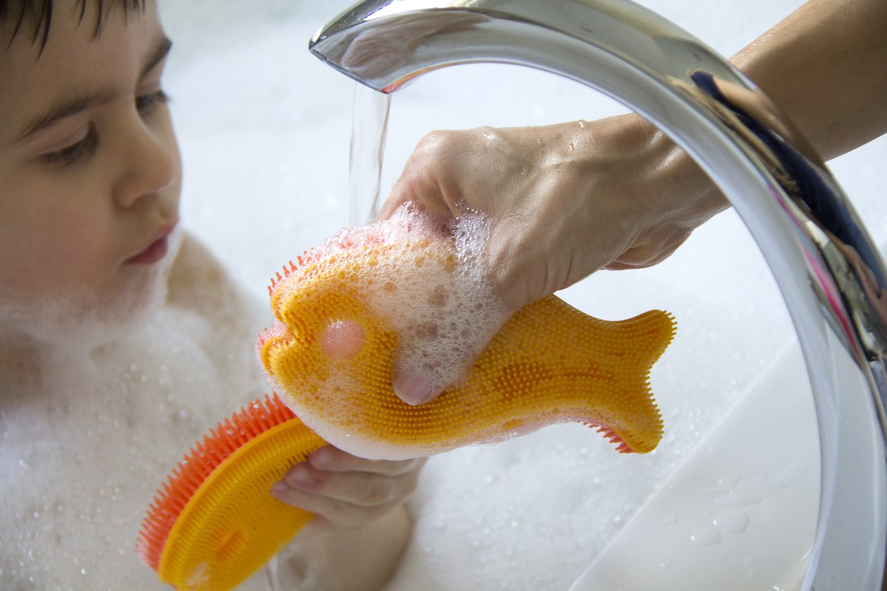 Silicone Bath Scrub - Gold Fish by InnoBaby Bath + Potty InnoBaby   